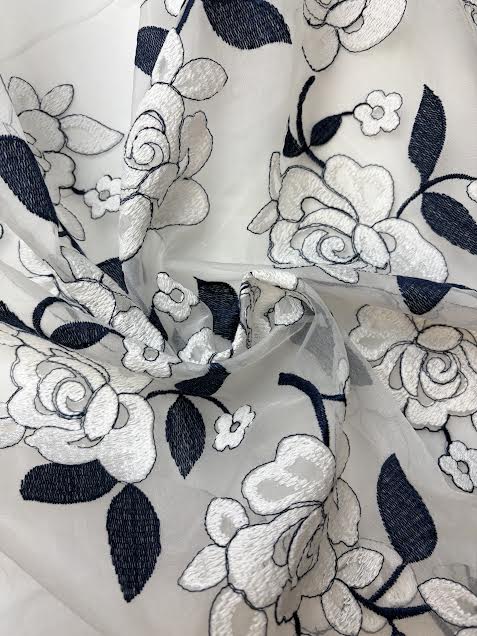 Embroidered organza | Navy, White Rose Flowers | made in italy
