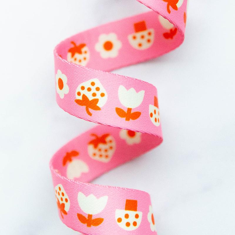 Webbing 1"  Strawbitties in Pink  |  Stitch Supply #25 | By the yard