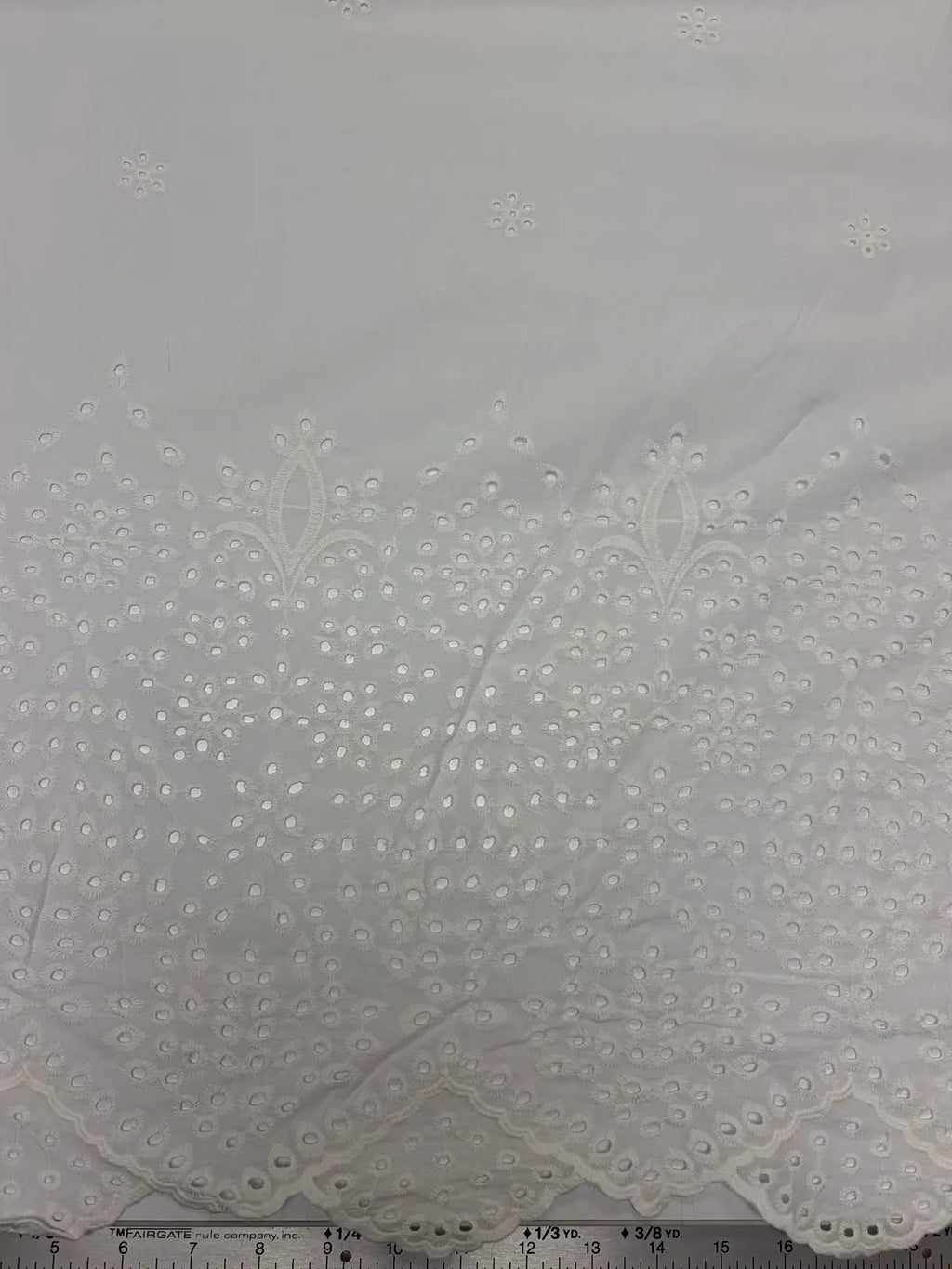 White Sparse Floral with Scallop Selvedge Sangallo Eyelet Cotton | Lace | Made in Italy