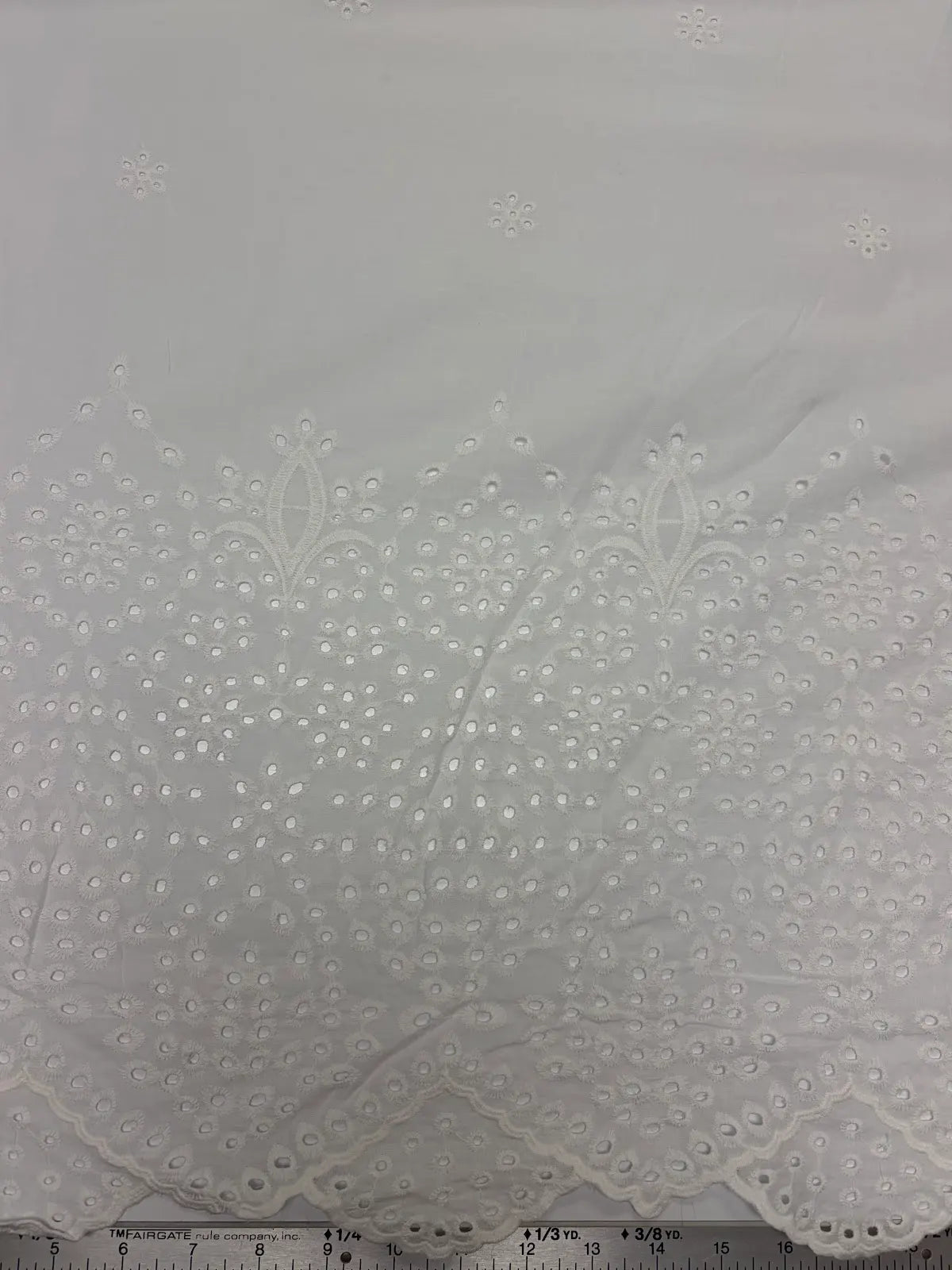 White Sparse Floral with Scallop Selvedge Sangallo Eyelet Cotton | Lace | Made in Italy