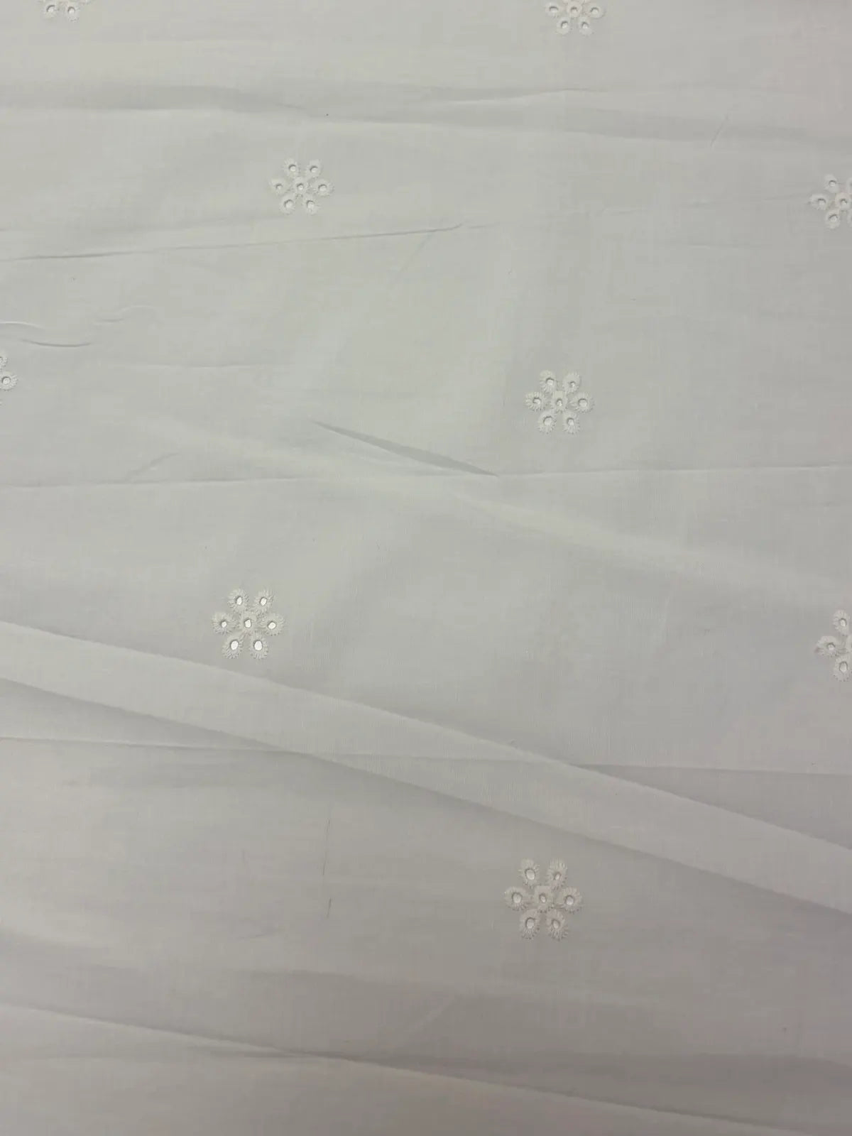 White Sparse Floral with Scallop Selvedge Sangallo Eyelet Cotton | Lace | Made in Italy