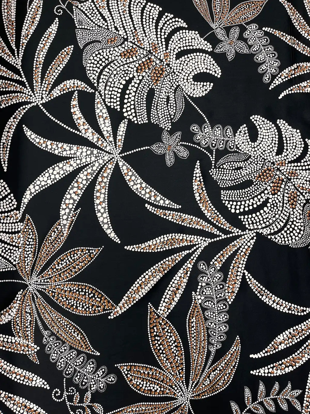 Tan Leaf Print on Black | Viscose Made in Italy