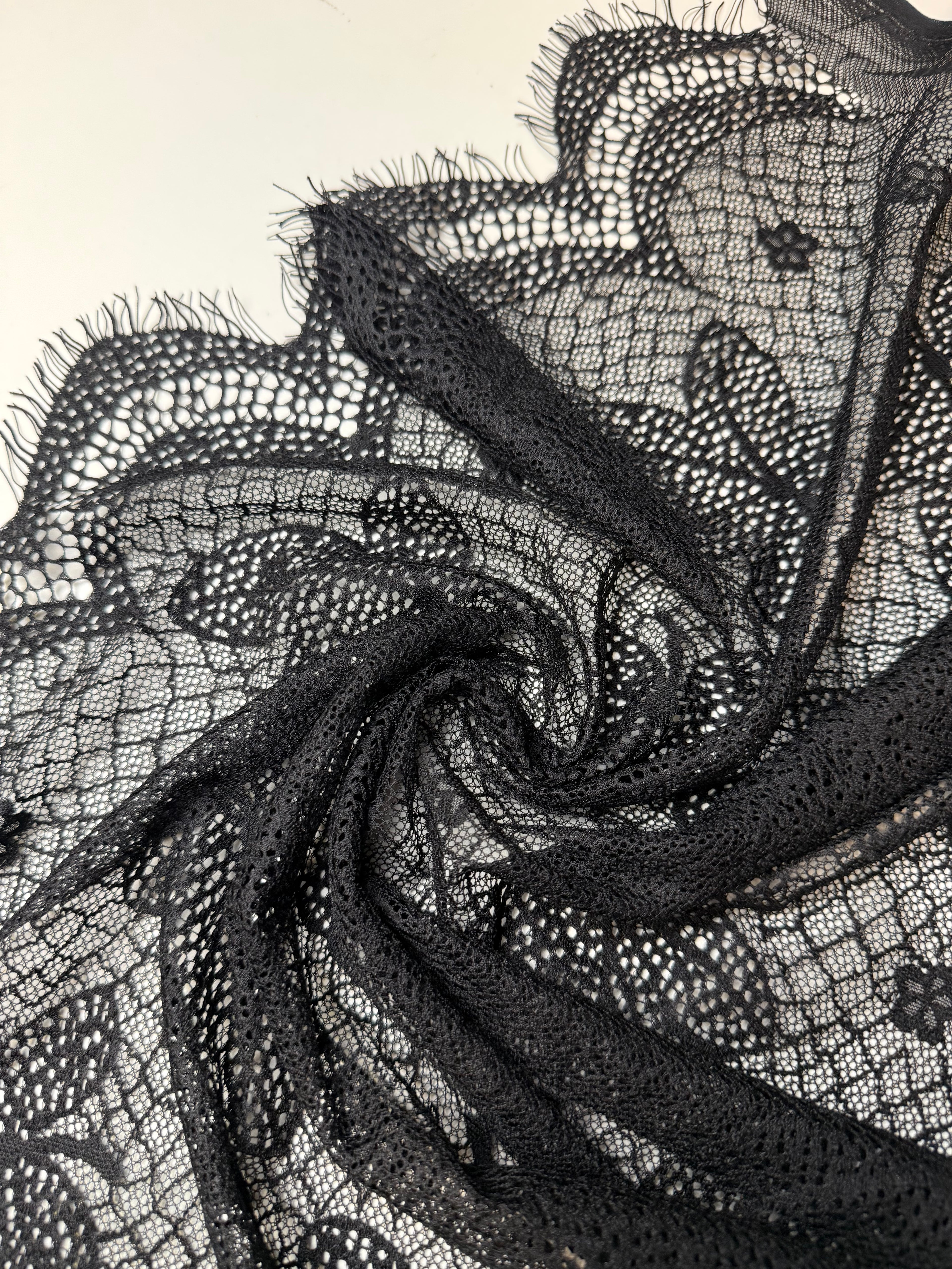 Black | French Lace with Scallops on the Selvage
