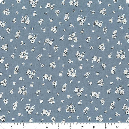 Everlasting Tumbling Daisy A | Riley Blake for Liberty Fabrics